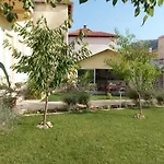 Aurelia לינה וארוחת בוקר