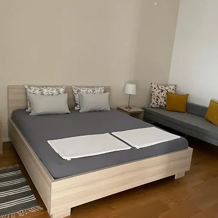 Aurelia 3* מוסטר