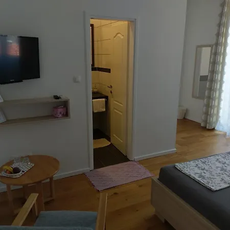 Aurelia 3*